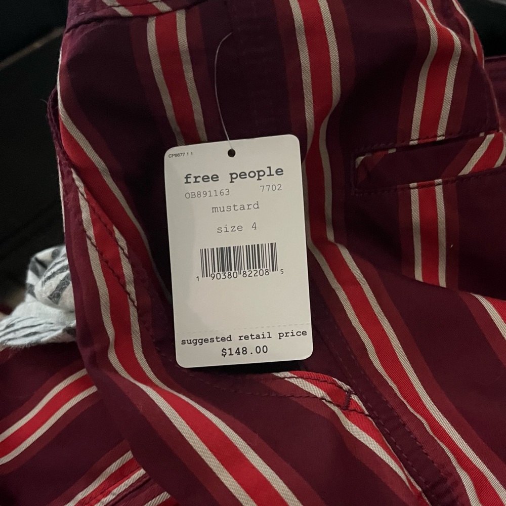 Cute - Free People pants size 4 in like new condition. NWT - Picture 5 of 5